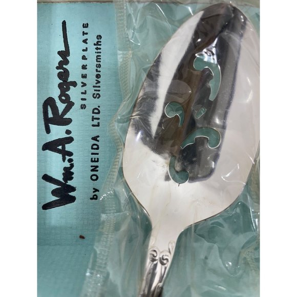 Oneida Wm. A Rogers Strathmore Vintage Serving Pieces Spoon & Fork 8" - Picture 3 of 8